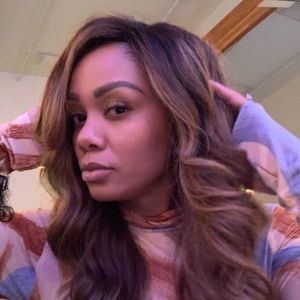 Meet your Posher, Mysti